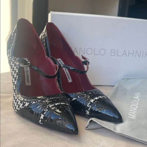 Manolo Blahnik Black and White Houndstooth Mary Jane Heels, size 39 1/2 - Picture 3 of 6